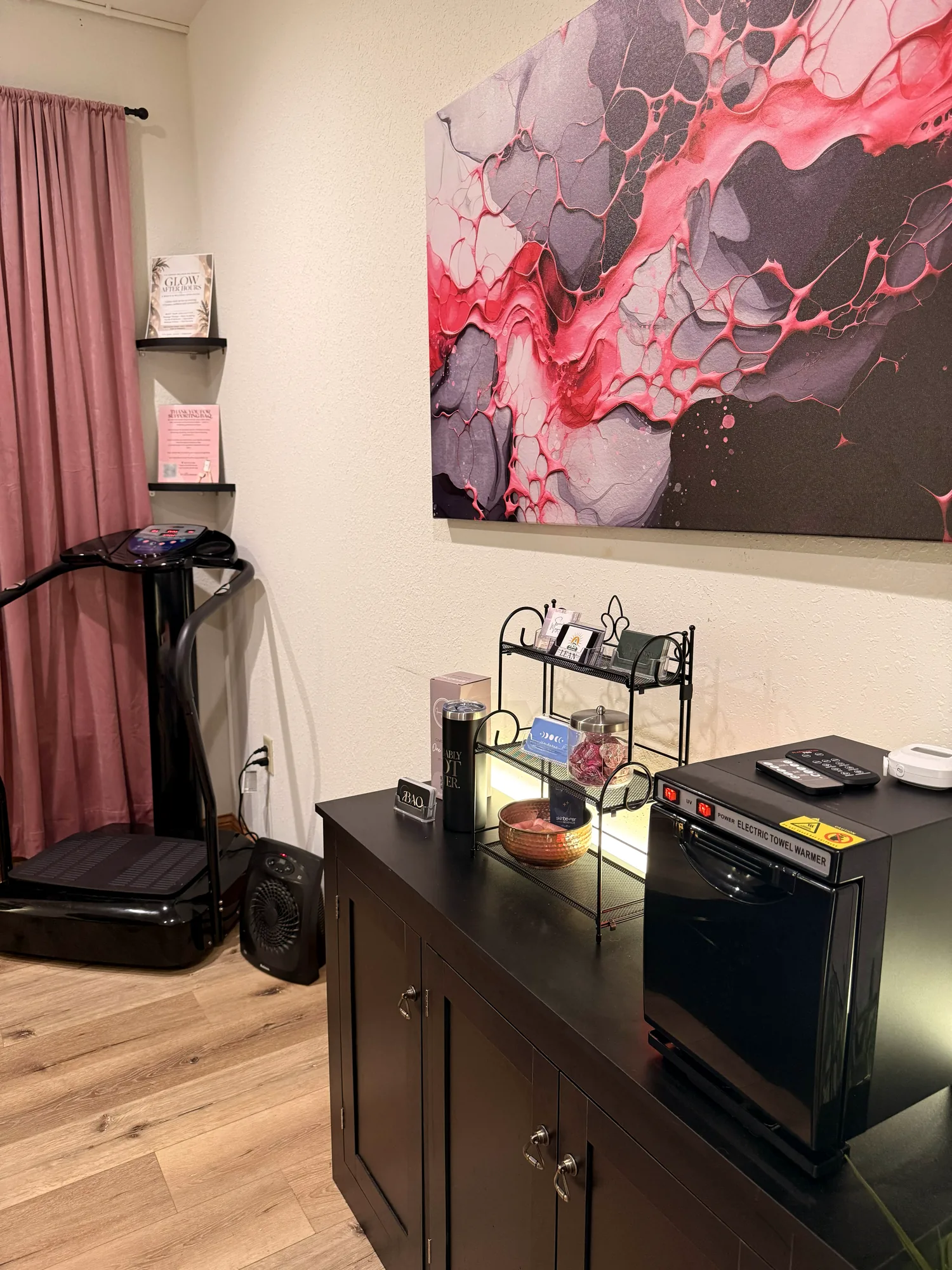 Warm towels and supporting equipment in the BAQ Body Sculpting studio